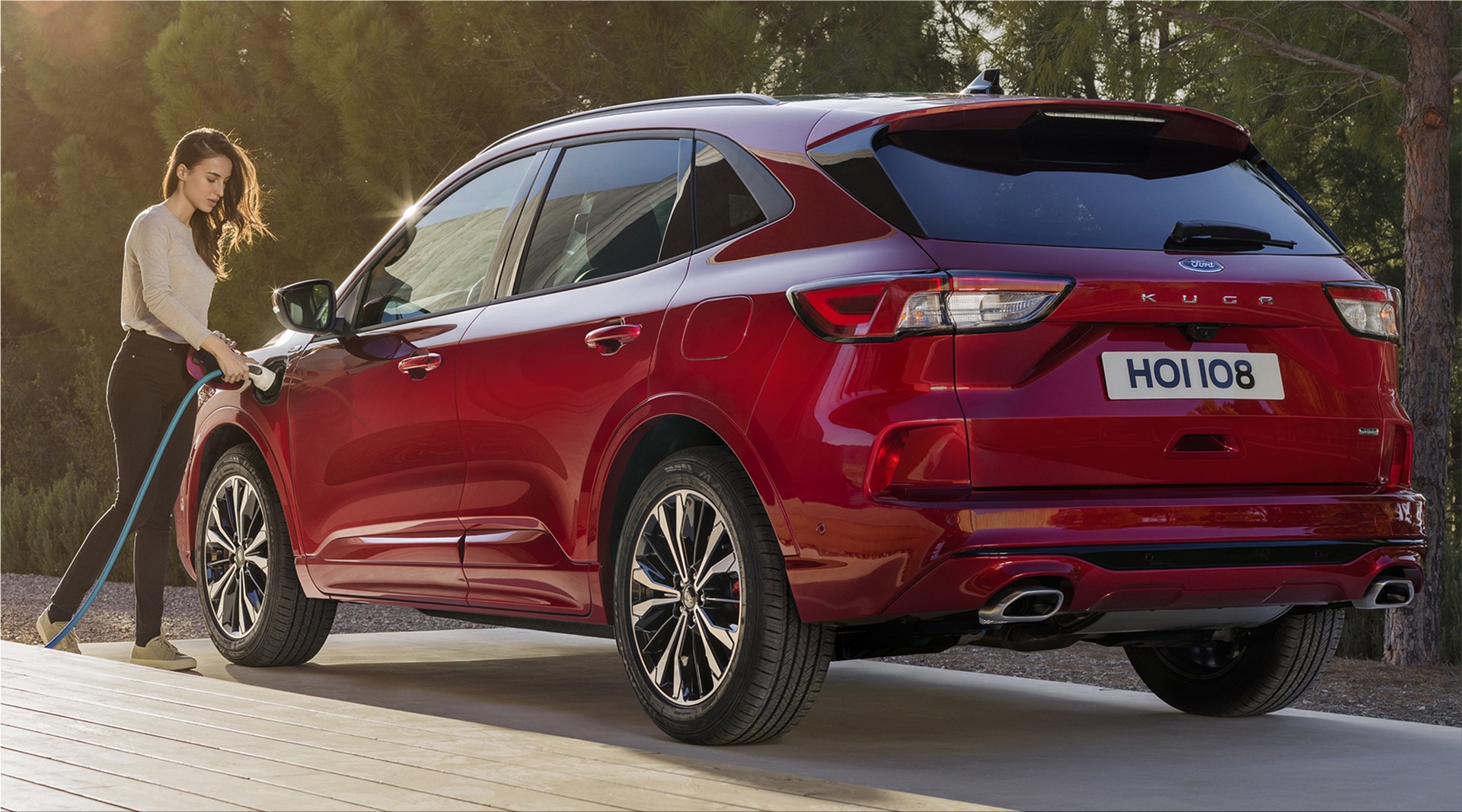 The Ford Kuga Plug in Hybrid 2021 starting at 38 000 euros Red Bookmarks